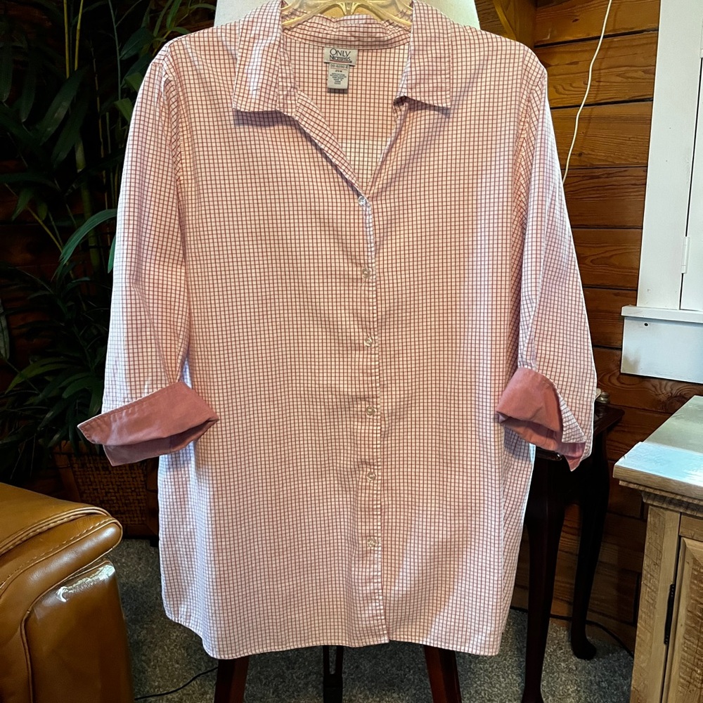 Only Necessities26W(59”B x 34”L)Burgundy mini check Button-Down Shirt